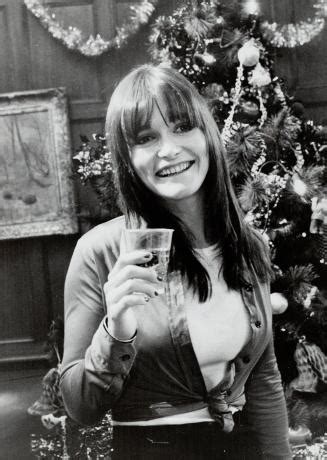 Canadas Margot Kidder strips for playboy